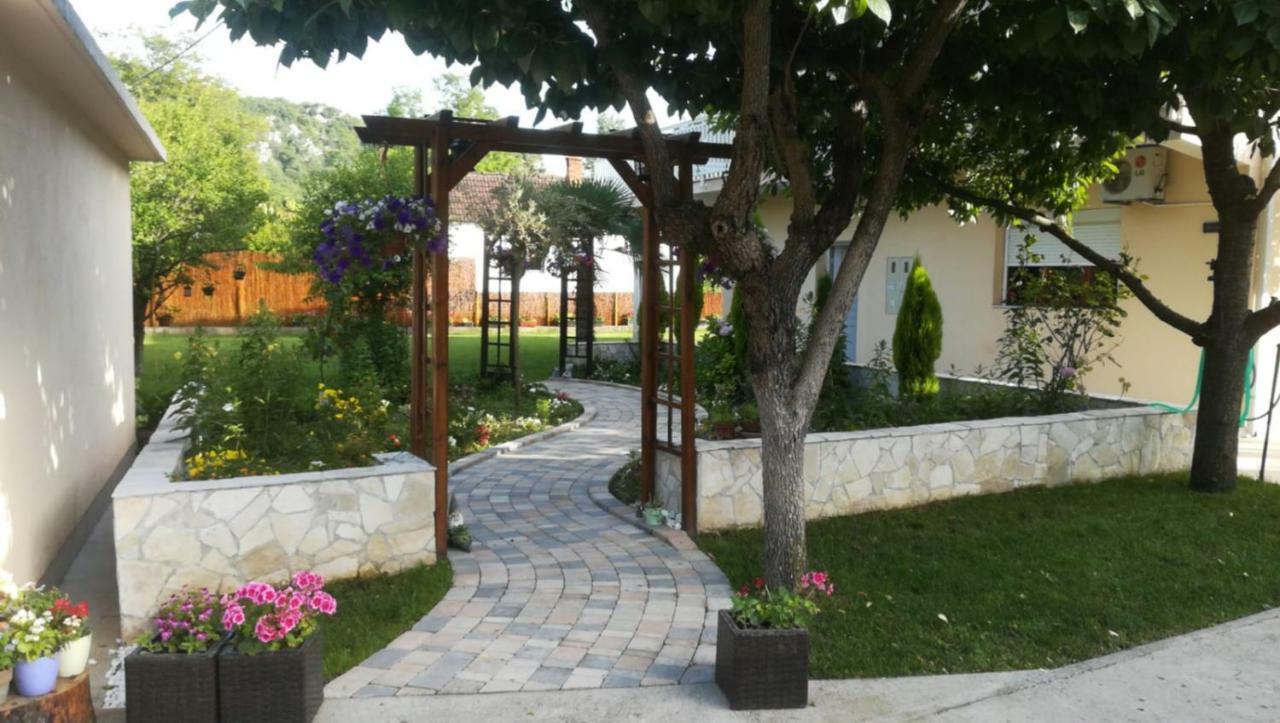 Riverside Guesthouse Pocitelj Exterior photo